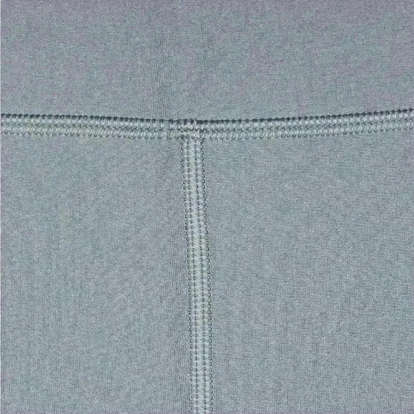 Lululemon Reveal Crop *Zen Expression~ Solar Grey ~ size 8 - Picture 6 of 16
